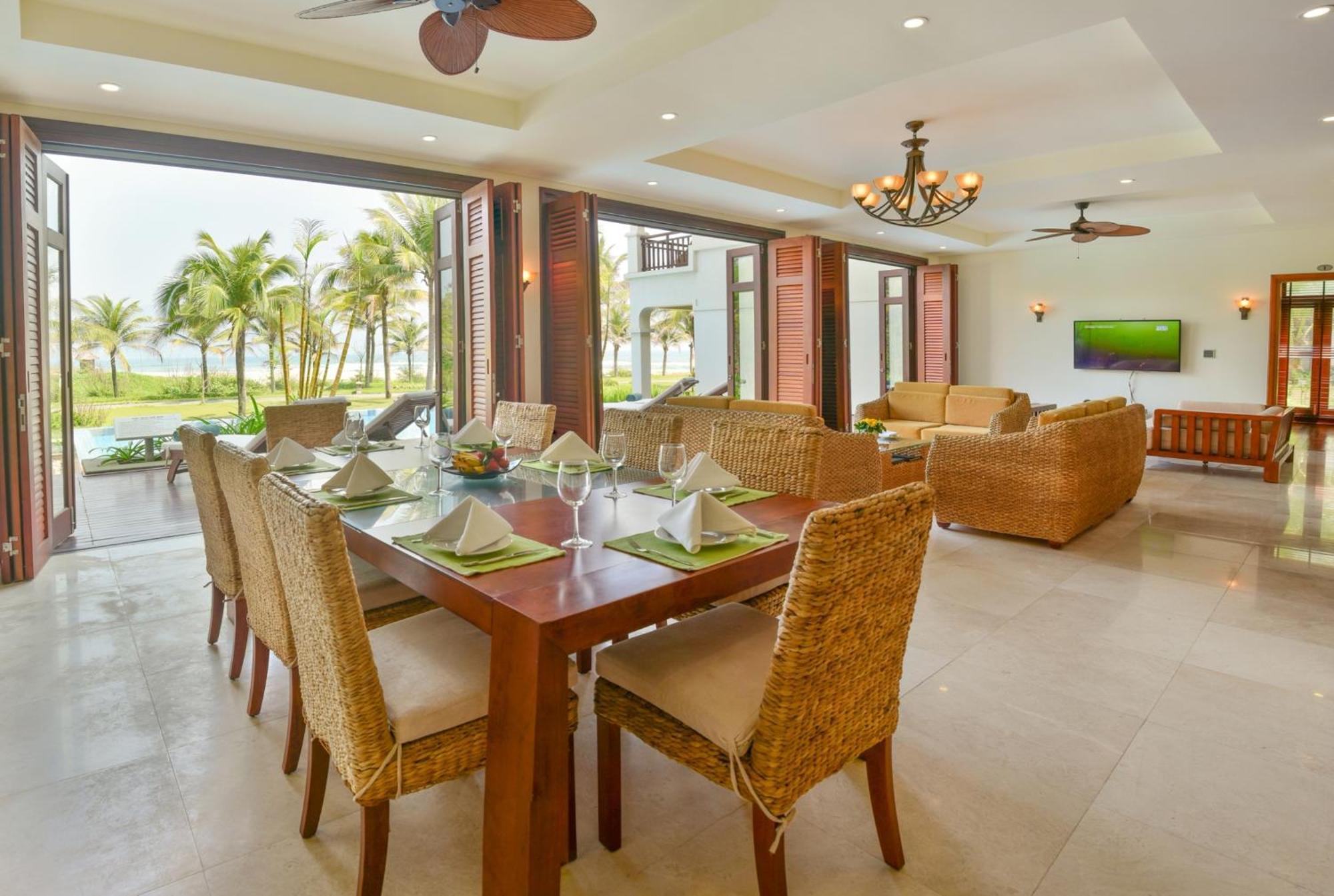 Four-Bedroom Villa Ocean View Daily Guest Activities,395271228:JPEG